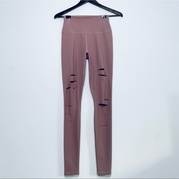 ❤️ ALO Yoga High Waist Ripped Warrior Distressed Leggings in Mauve B9 - Picture 2 of 7